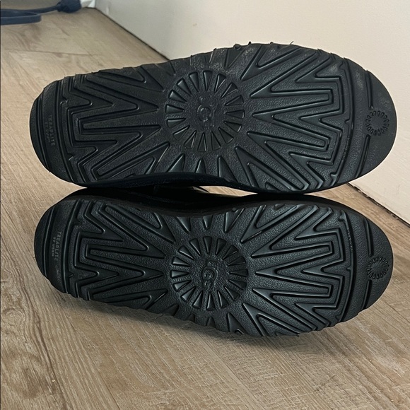 Black Platform Chelsea Boots - Picture 8 of 9